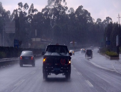 The rainy season is approaching,pickup truck owners please pay attention to driving safety